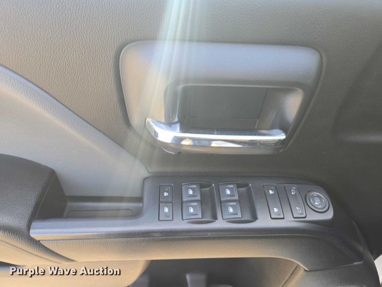 image for item DU2733 2018 Chevrolet Silverado 1500 Crew Cab pickup truck