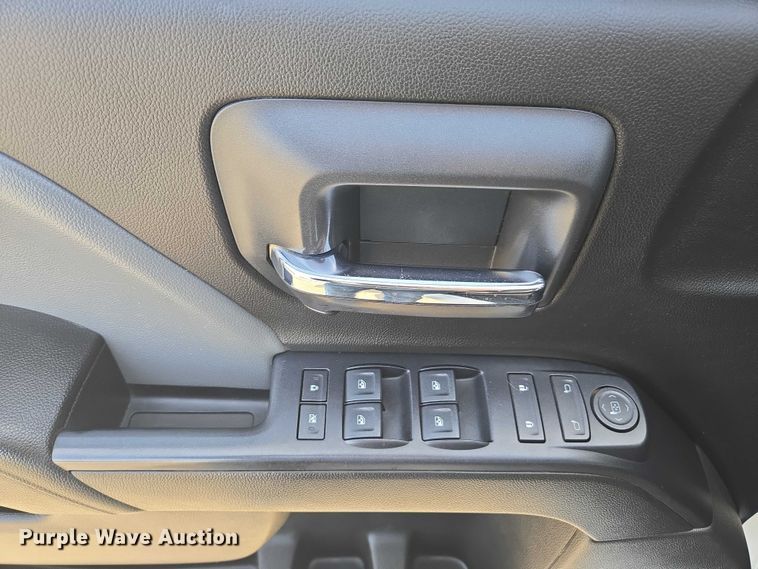 image for item DU2733 2018 Chevrolet Silverado 1500 Crew Cab pickup truck