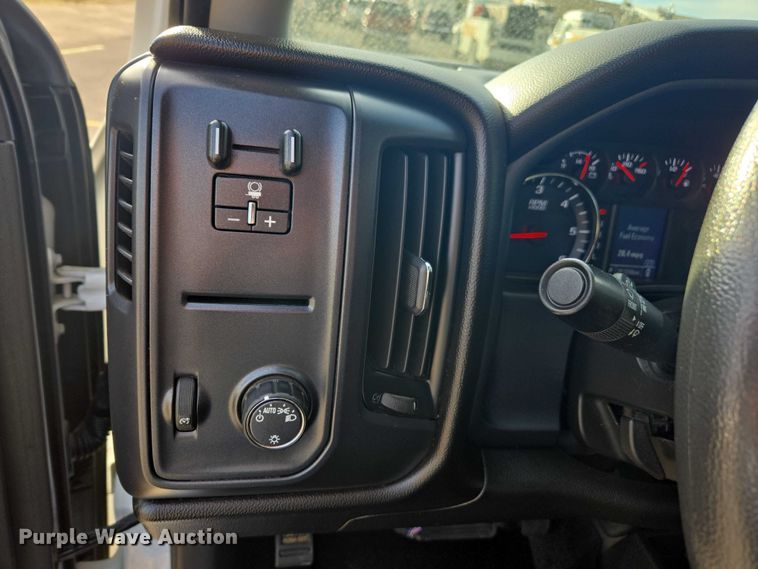 image for item DU2733 2018 Chevrolet Silverado 1500 Crew Cab pickup truck