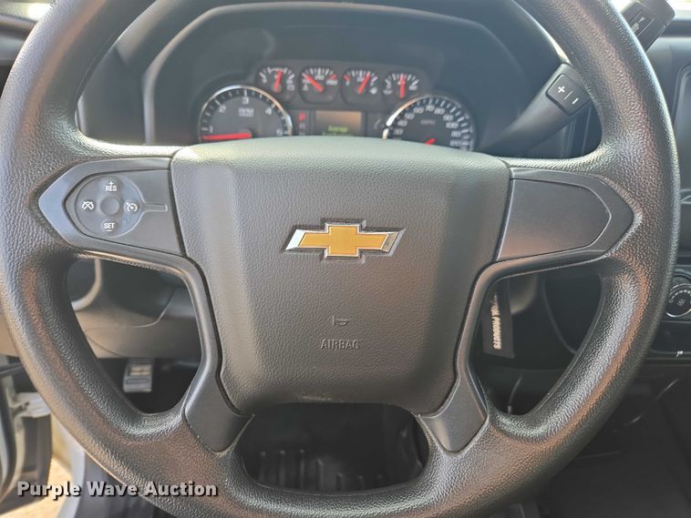 image for item DU2733 2018 Chevrolet Silverado 1500 Crew Cab pickup truck