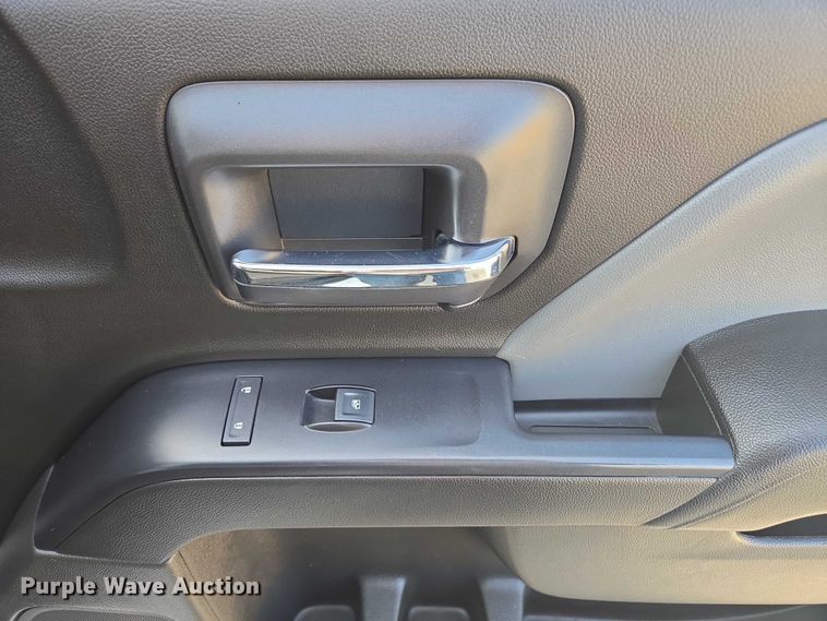 image for item DU2733 2018 Chevrolet Silverado 1500 Crew Cab pickup truck