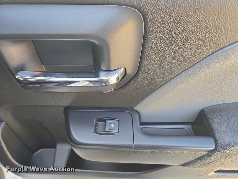 image for item DU2733 2018 Chevrolet Silverado 1500 Crew Cab pickup truck