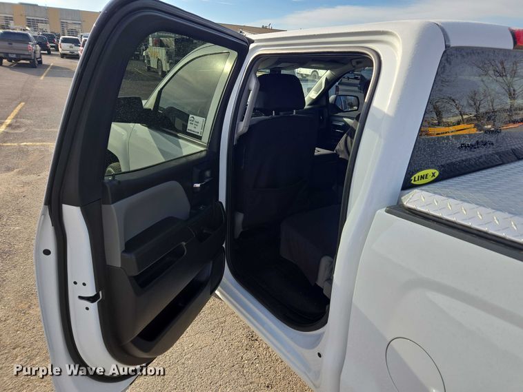 image for item DU2733 2018 Chevrolet Silverado 1500 Crew Cab pickup truck