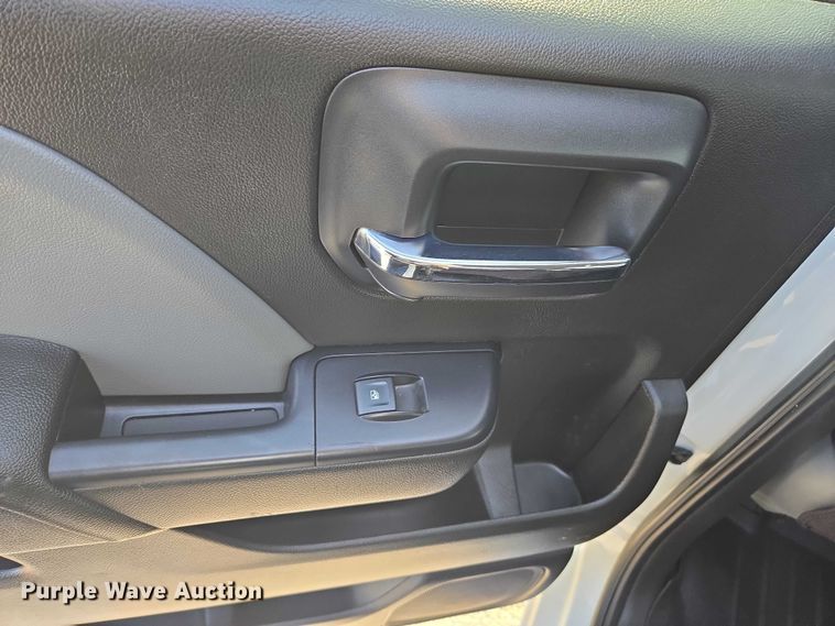 image for item DU2733 2018 Chevrolet Silverado 1500 Crew Cab pickup truck