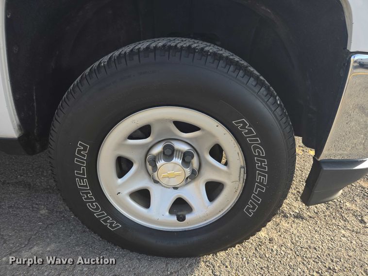 image for item DU2733 2018 Chevrolet Silverado 1500 Crew Cab pickup truck