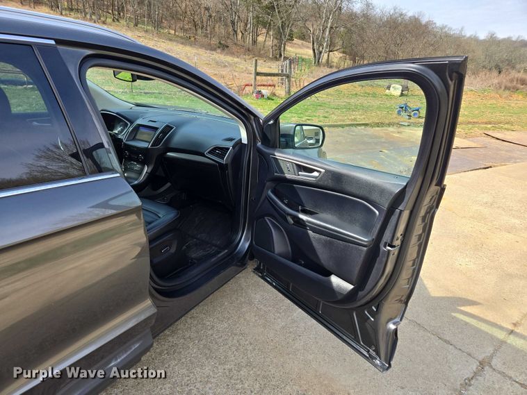 image for item DU2735 2019 Ford Edge SUV