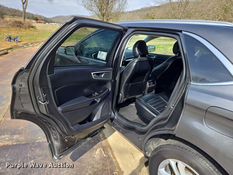 image for item DU2735 2019 Ford Edge SUV