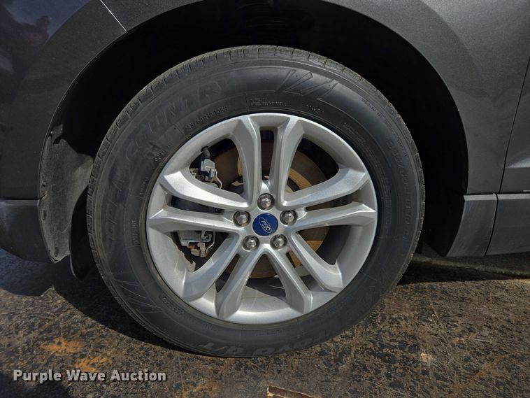 image for item DU2735 2019 Ford Edge SUV