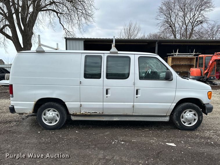 image for item DV0796 2007 Ford E150 van