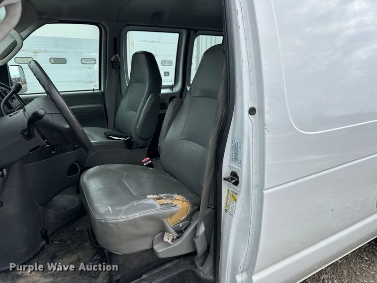 image for item DV0796 2007 Ford E150 van