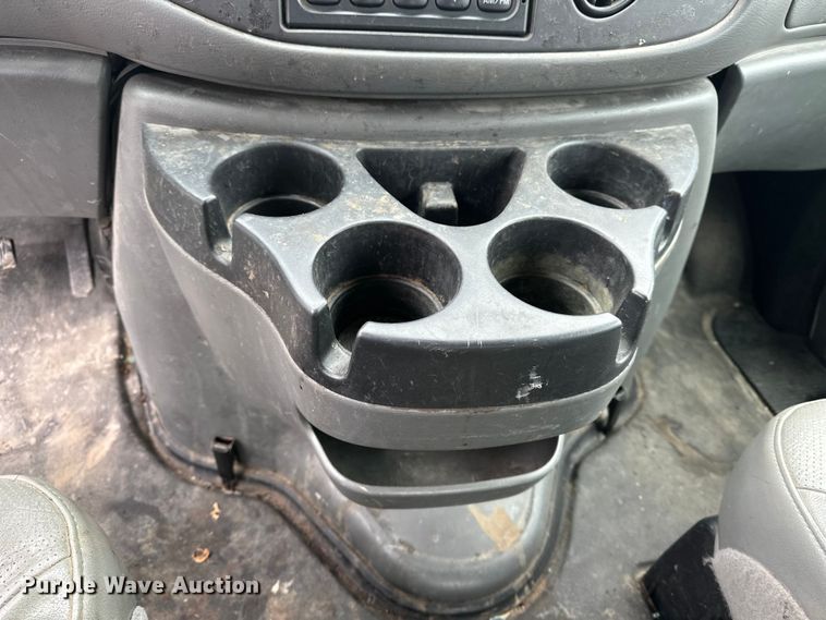 image for item DV0796 2007 Ford E150 van