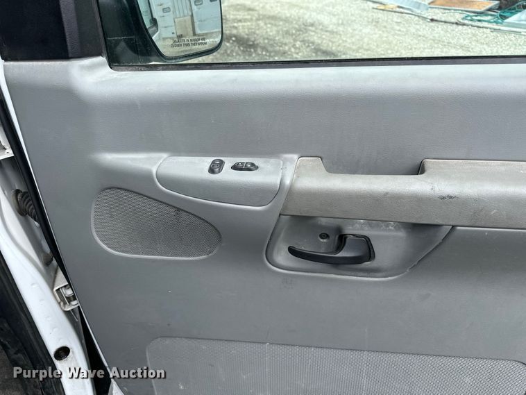 image for item DV0796 2007 Ford E150 van