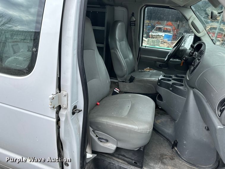 image for item DV0796 2007 Ford E150 van
