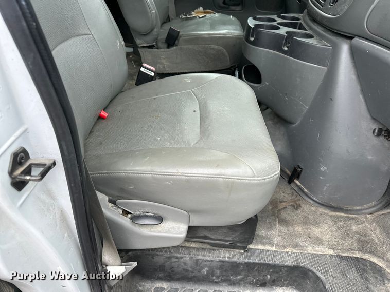image for item DV0796 2007 Ford E150 van