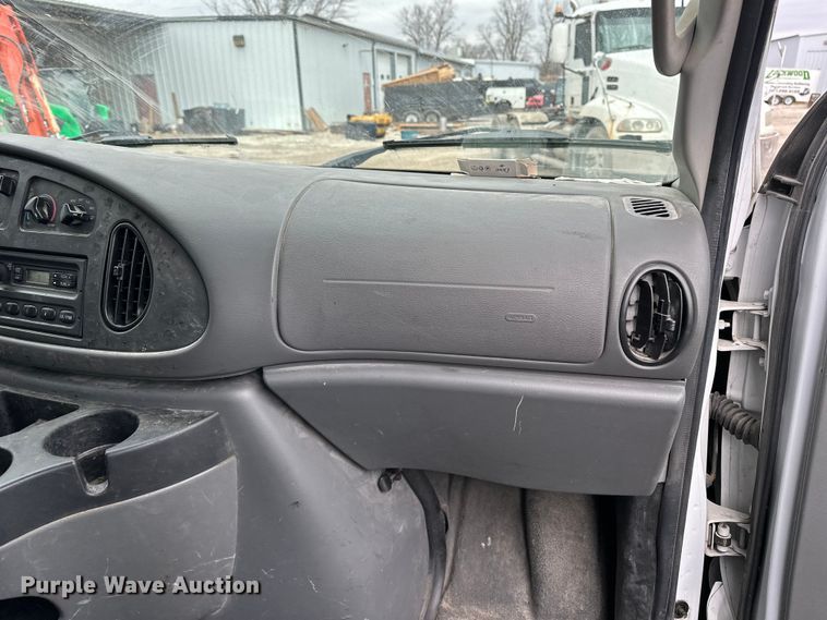 image for item DV0796 2007 Ford E150 van