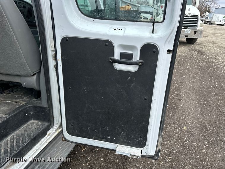 image for item DV0796 2007 Ford E150 van