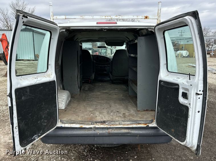 image for item DV0796 2007 Ford E150 van