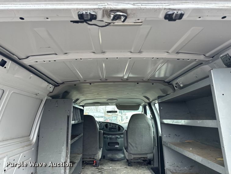 image for item DV0796 2007 Ford E150 van