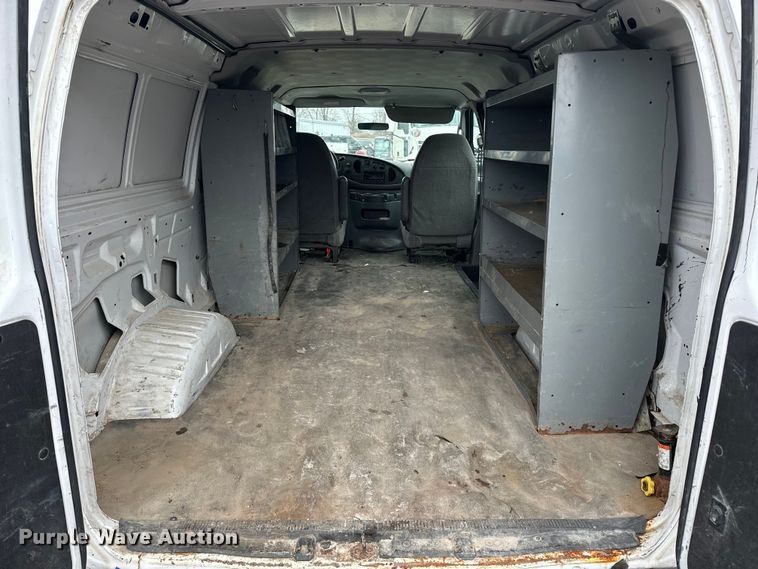 image for item DV0796 2007 Ford E150 van