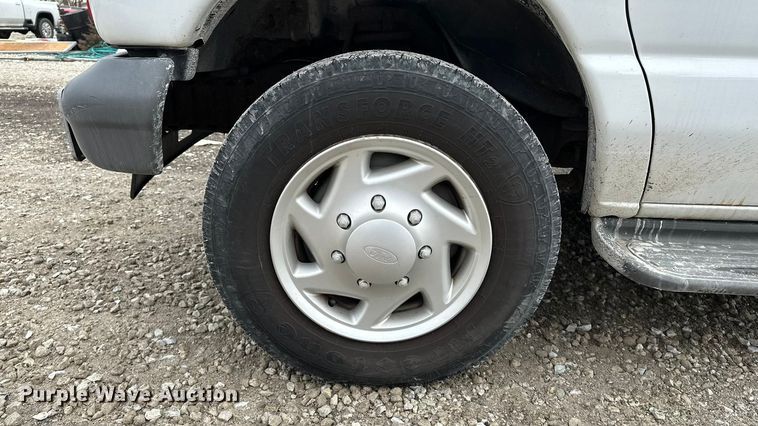 image for item DV0796 2007 Ford E150 van