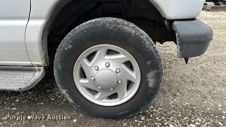 image for item DV0796 2007 Ford E150 van
