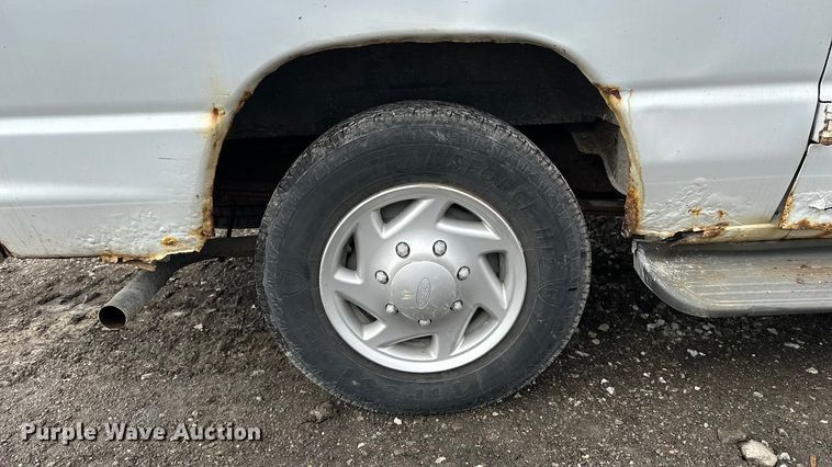 image for item DV0796 2007 Ford E150 van