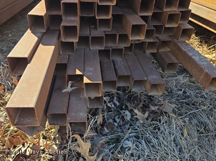 image for item DZ3919 Approximately 72 pieces of tubing