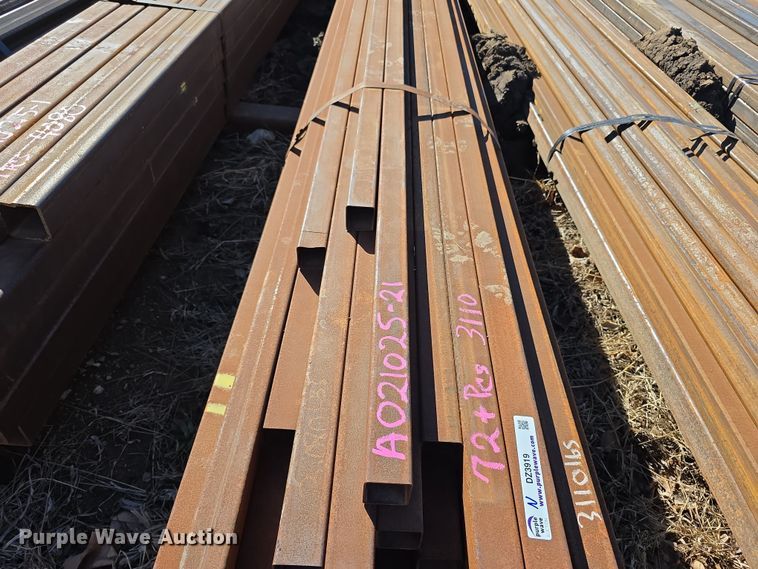 image for item DZ3919 Approximately 72 pieces of tubing