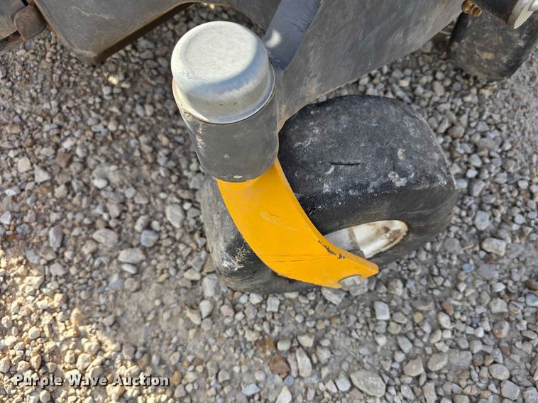 image for item DZ3940 Walker  MB27I17 ZTR lawn mower