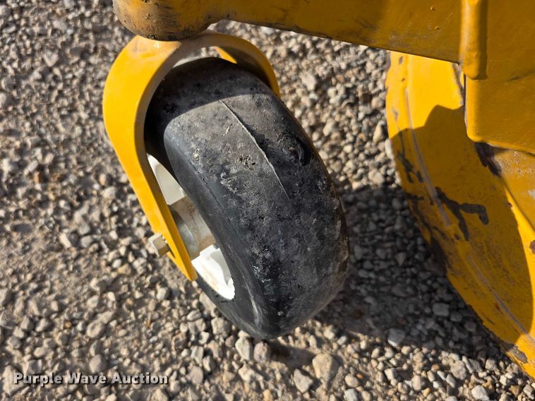 image for item DZ3940 Walker  MB27I17 ZTR lawn mower