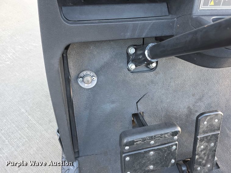 image for item DZ3961 2004 EZ GO  MPT 1200 golf cart