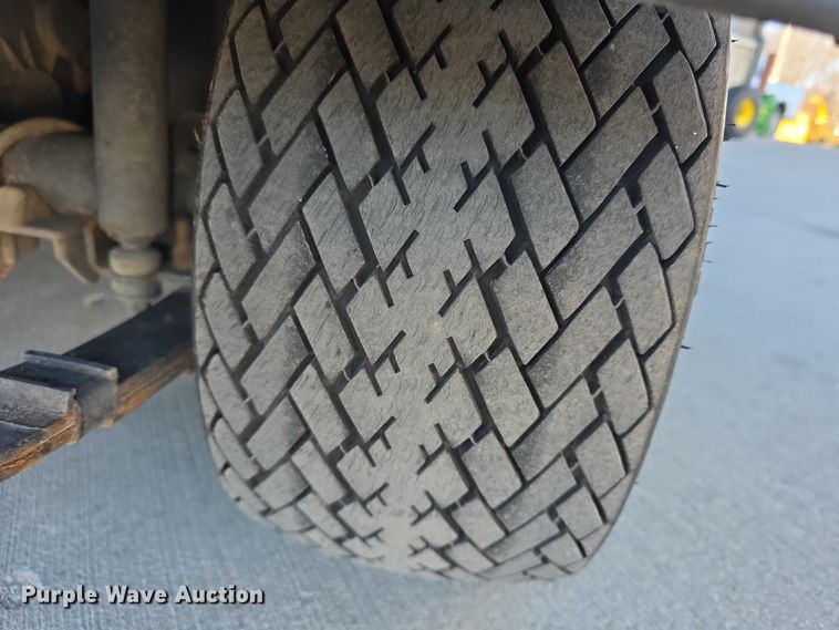 image for item DZ3961 2004 EZ GO  MPT 1200 golf cart