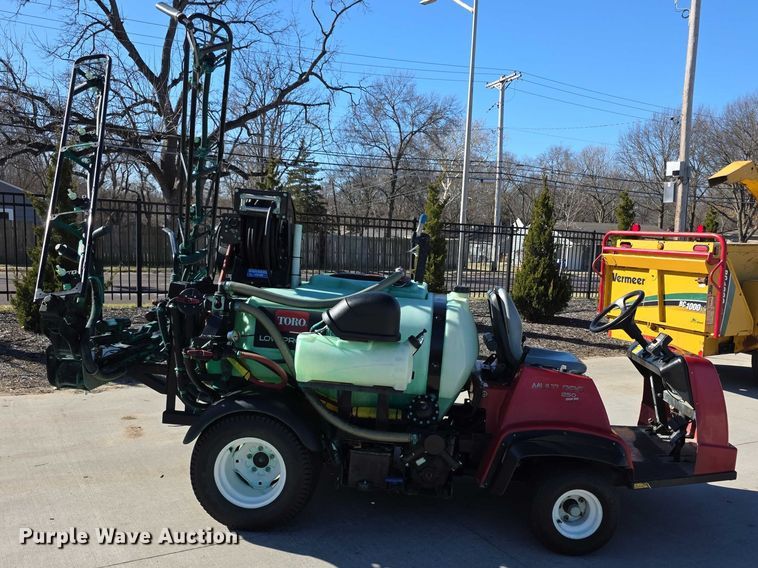 image for item DZ3963 2010 Toro turf sprayer