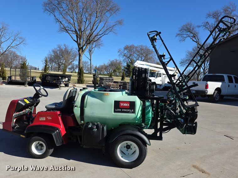 image for item DZ3963 2010 Toro turf sprayer
