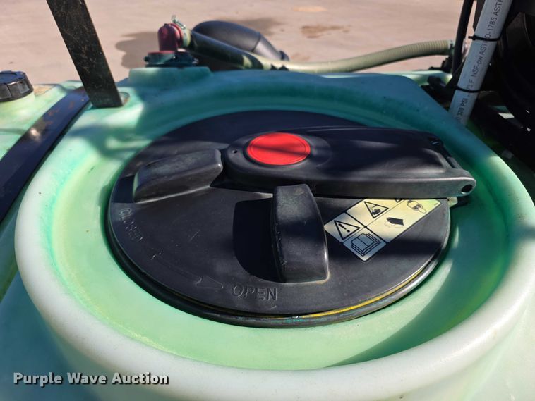 image for item DZ3963 2010 Toro turf sprayer