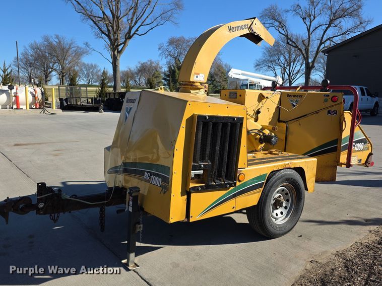 image for item DZ3964 Vermeer BC1000 XL Chipper wood chipper