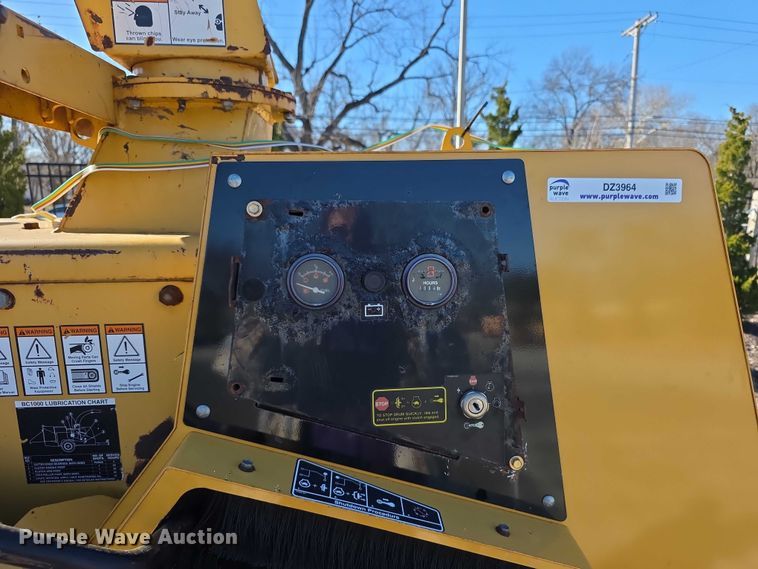 image for item DZ3964 Vermeer BC1000 XL Chipper wood chipper