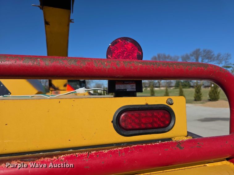 image for item DZ3964 Vermeer BC1000 XL Chipper wood chipper