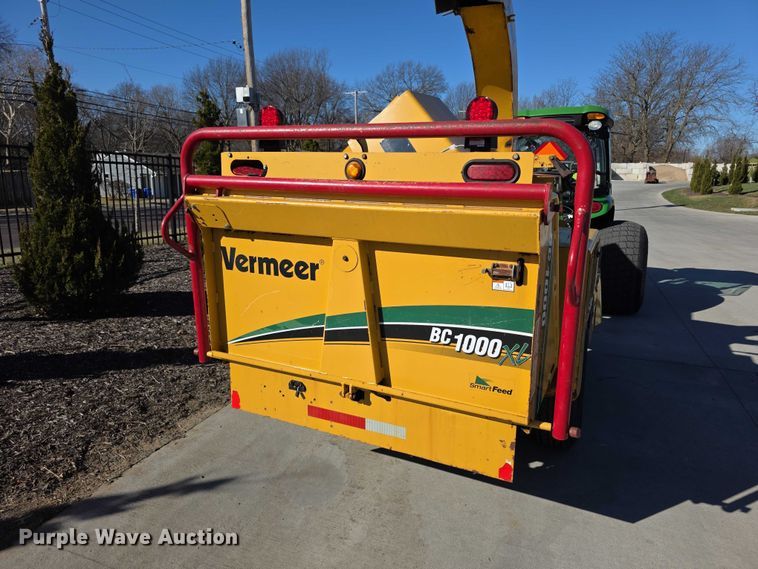 image for item DZ3964 Vermeer BC1000 XL Chipper wood chipper