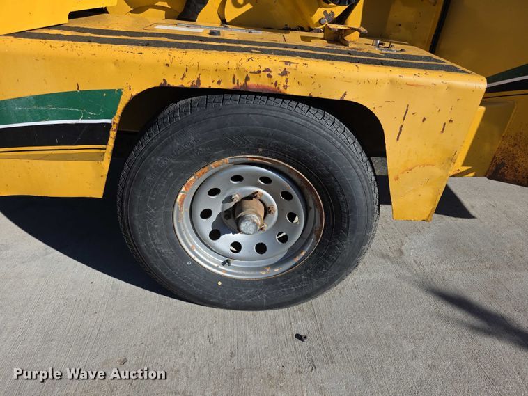 image for item DZ3964 Vermeer BC1000 XL Chipper wood chipper