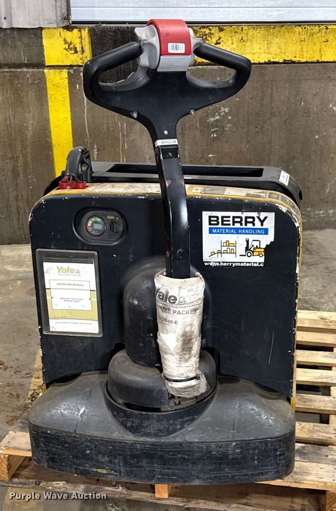 image for item DZ4333 (6) Yale MPB040-EN24T2748 pallet jacks