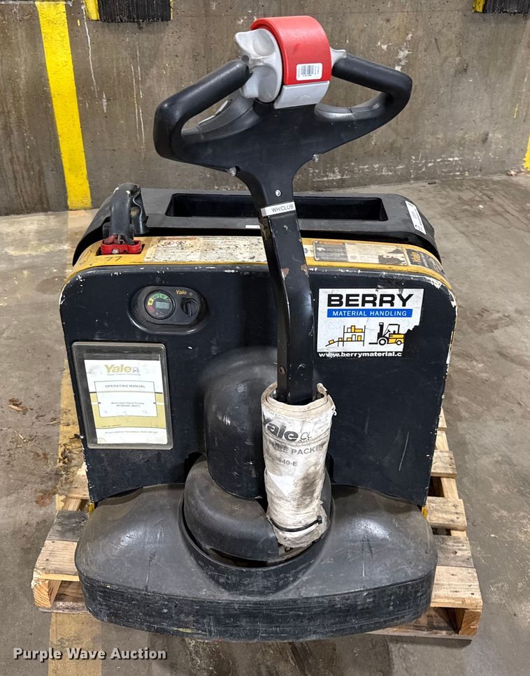 image for item DZ4333 (6) Yale MPB040-EN24T2748 pallet jacks