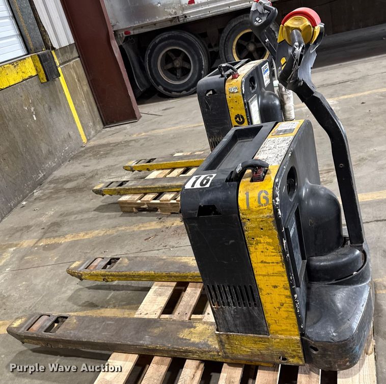 image for item DZ4333 (6) Yale MPB040-EN24T2748 pallet jacks