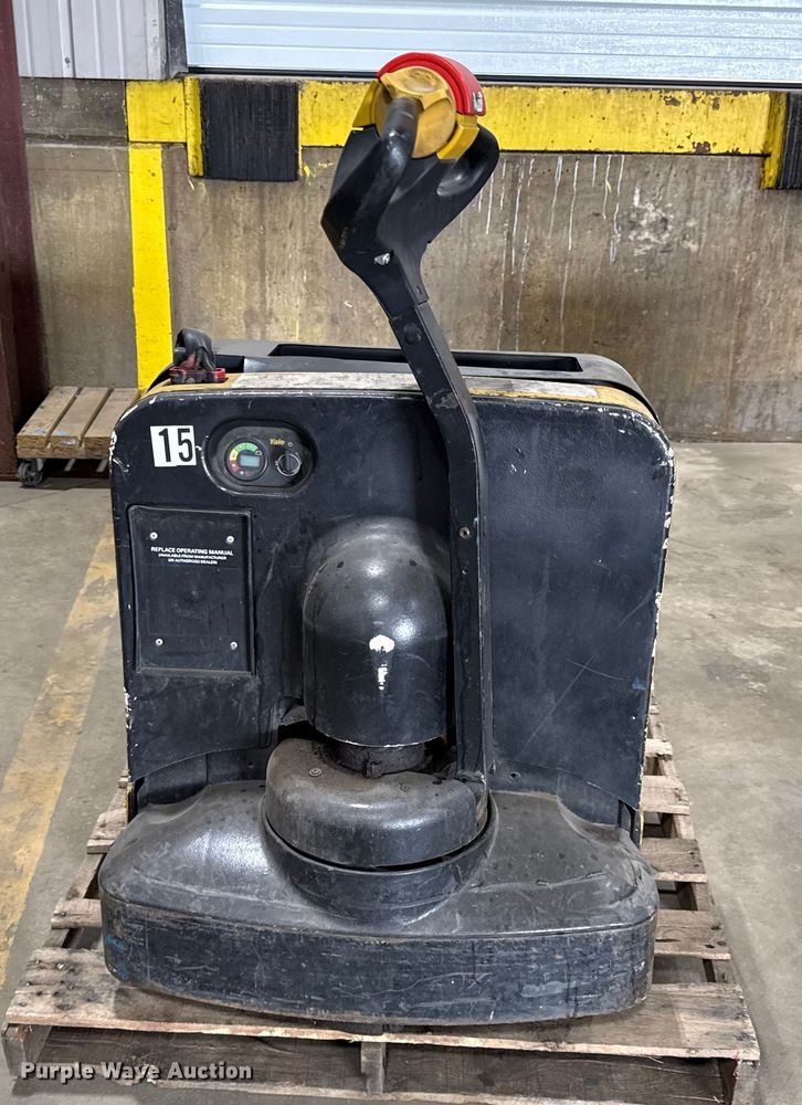 image for item DZ4333 (6) Yale MPB040-EN24T2748 pallet jacks