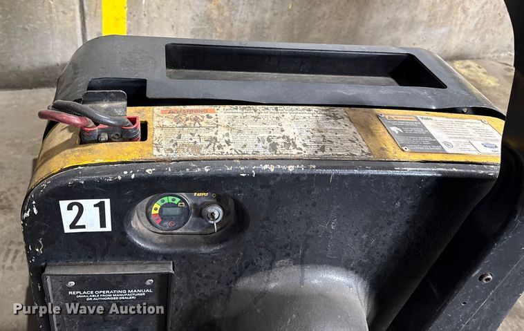 image for item DZ4333 (6) Yale MPB040-EN24T2748 pallet jacks