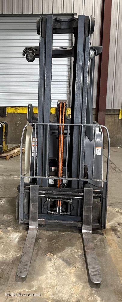 image for item DZ4334 Crown RC5545-40 forklift