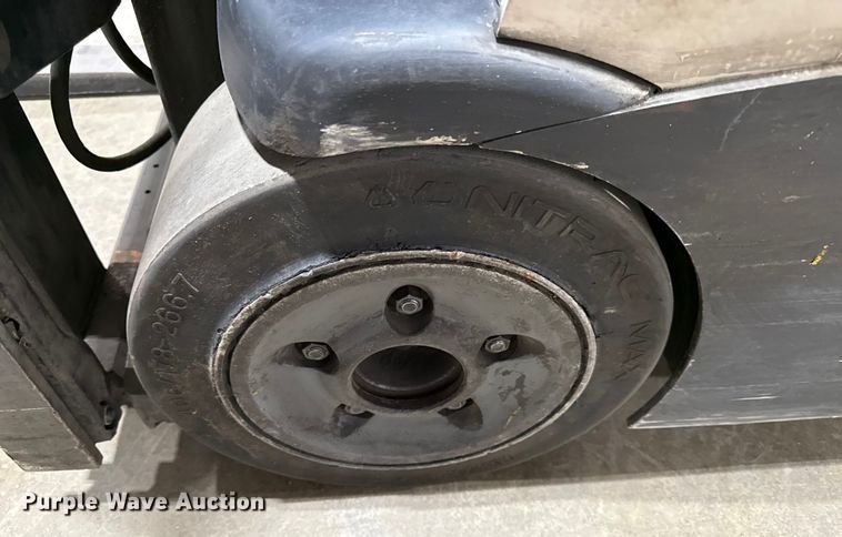 image for item DZ4335 Crown RC5545-40 forklift