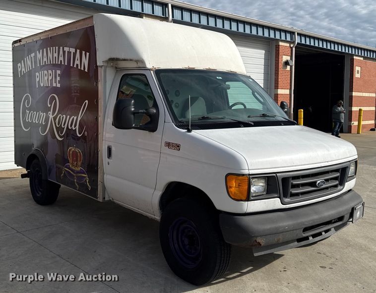 image for item DZ4337 2005 Ford E350 Super Duty box truck