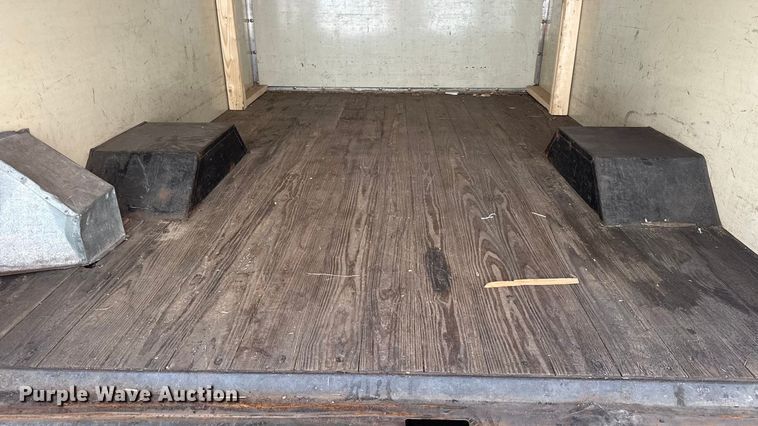 image for item DZ4337 2005 Ford E350 Super Duty box truck