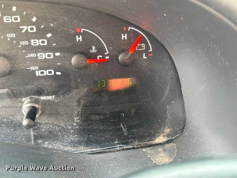 image for item DZ4337 2005 Ford E350 Super Duty box truck